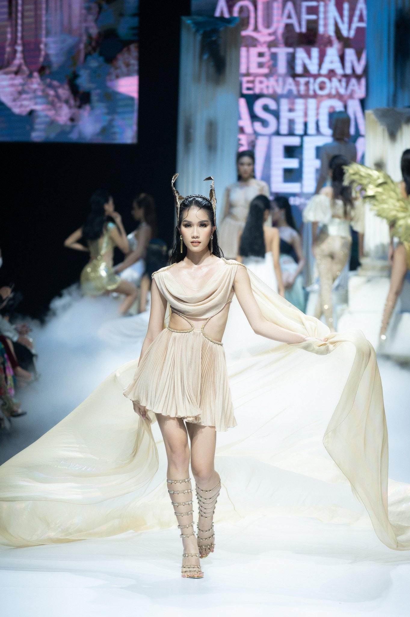 aquafina tuần lễ thời trang quốc tế việt nam ảnh 3 aquafina tuan le thoi trang quoc te viet nam anh 3