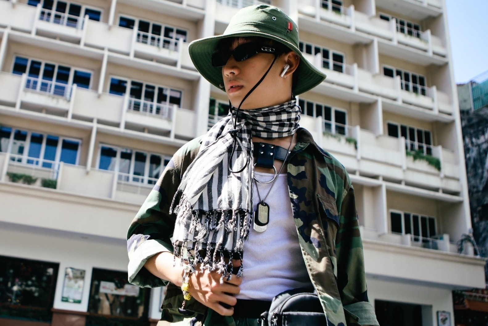 Chang trai TP.HCM muon do cua cha di thi street style hinh anh