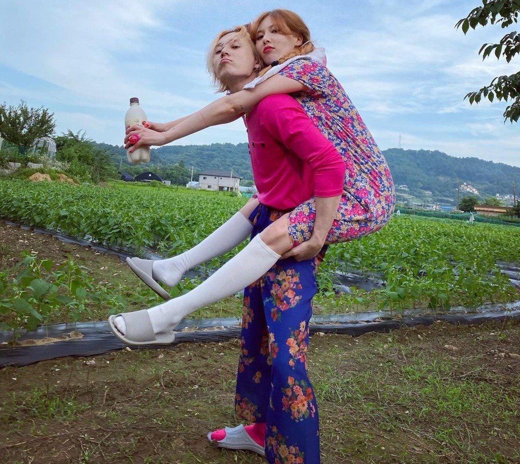 hyuna va dawn mac do doi anh 3