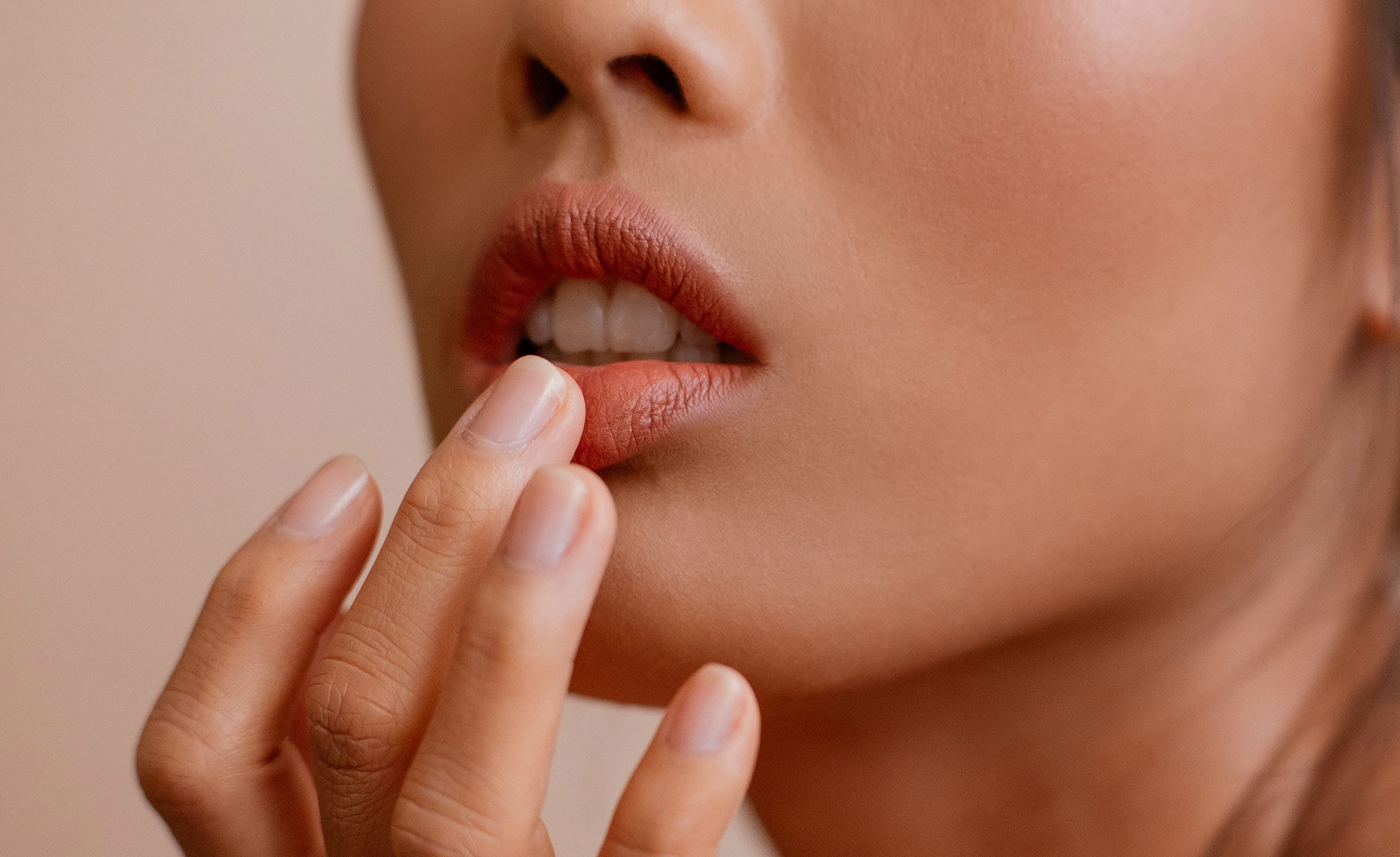 cách khắc phục tình trạng nẻ môi ảnh 6 cach khac phuc tinh trang ne moi anh 6