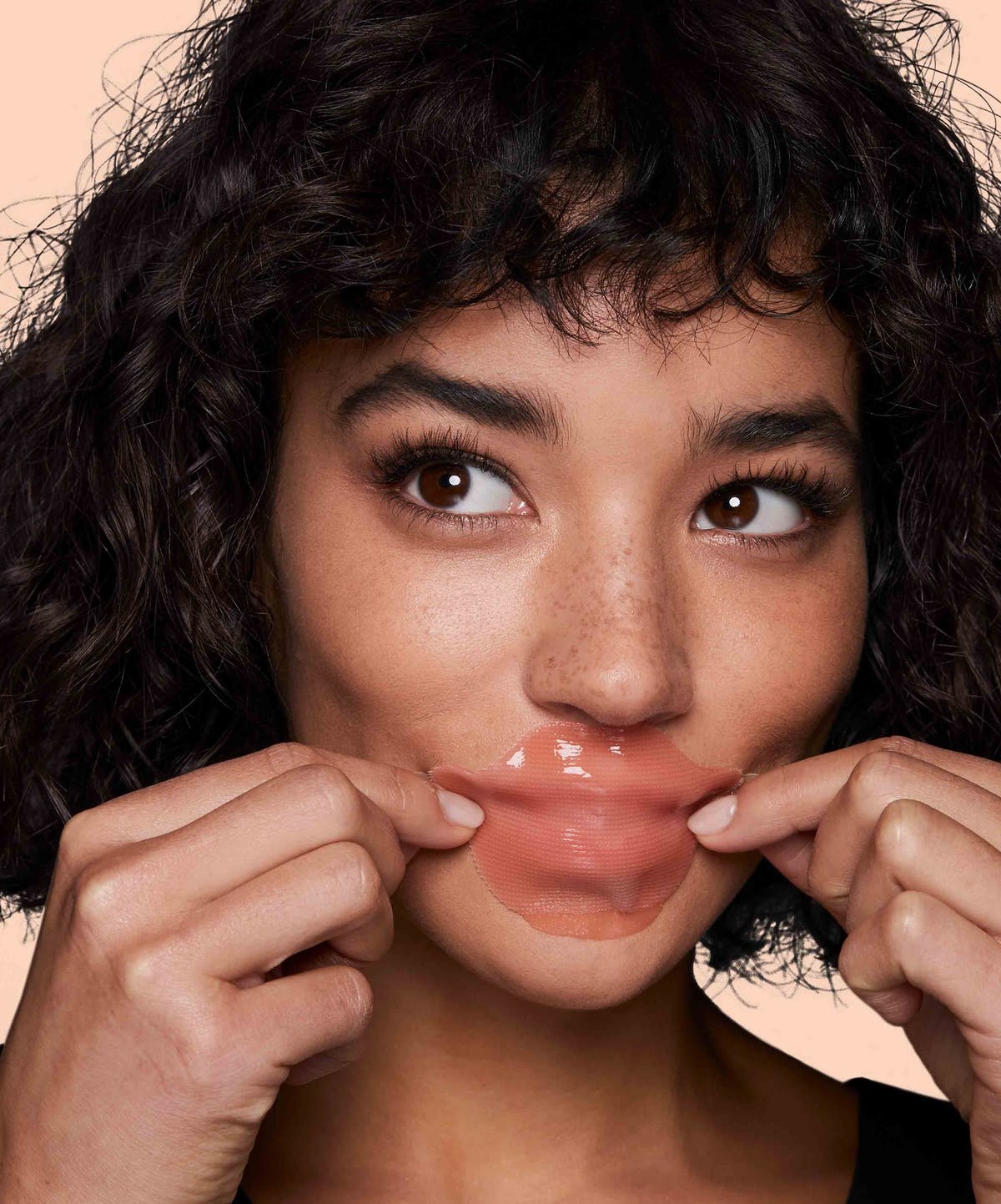 cách khắc phục tình trạng nẻ môi ảnh 8 cach khac phuc tinh trang ne moi anh 8