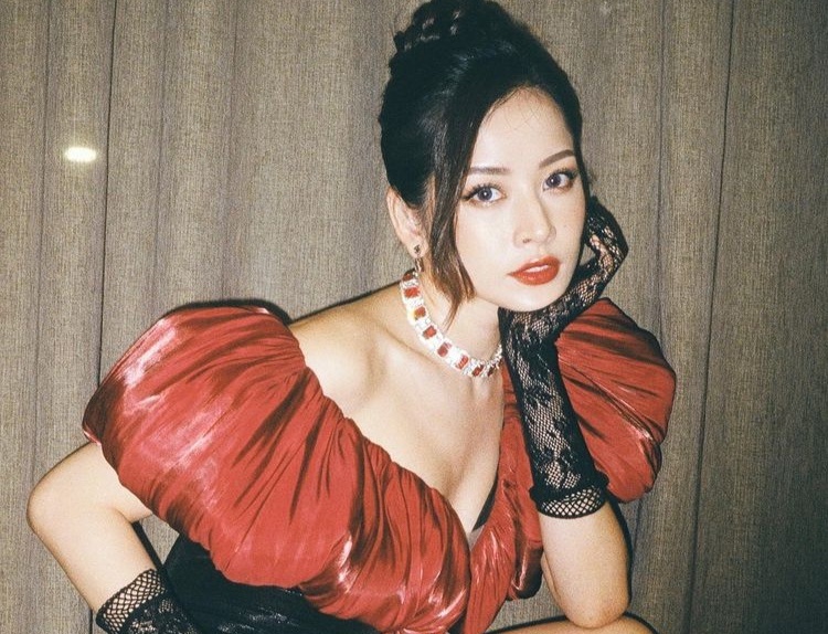 8 kieu toc dep cho phu nu mua Giang sinh hinh anh