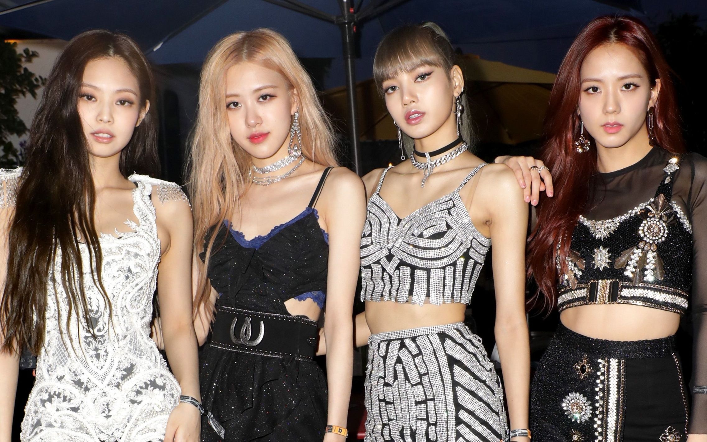 than tuong bi chi trich khi mac hang hieu anh 1