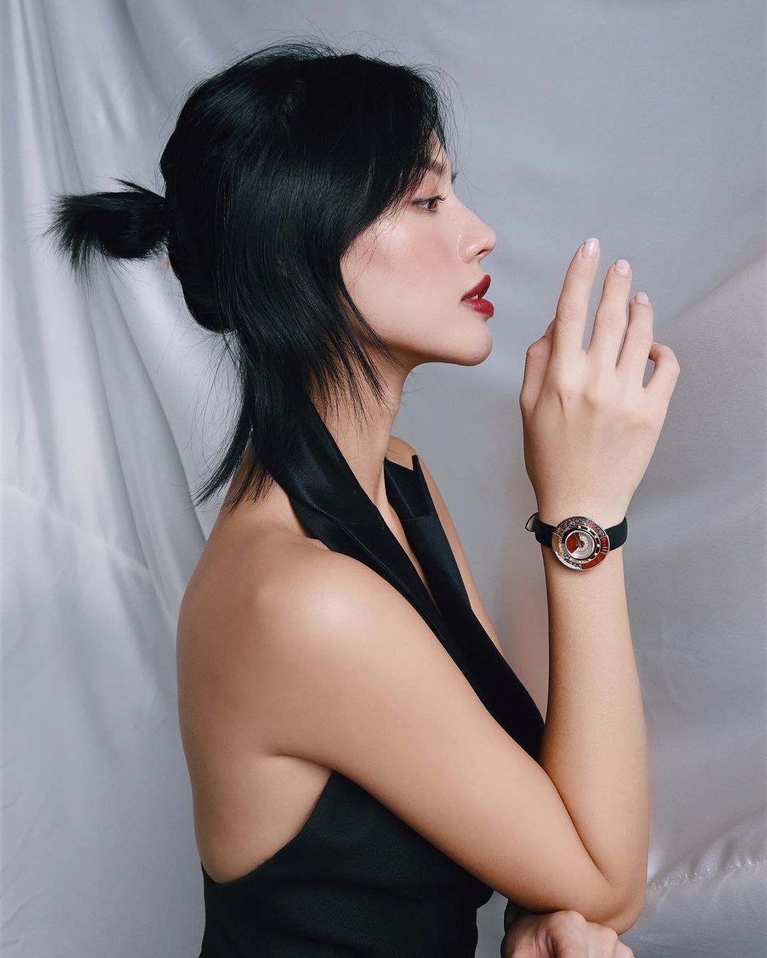 mac ao khoe lung tran anh 5