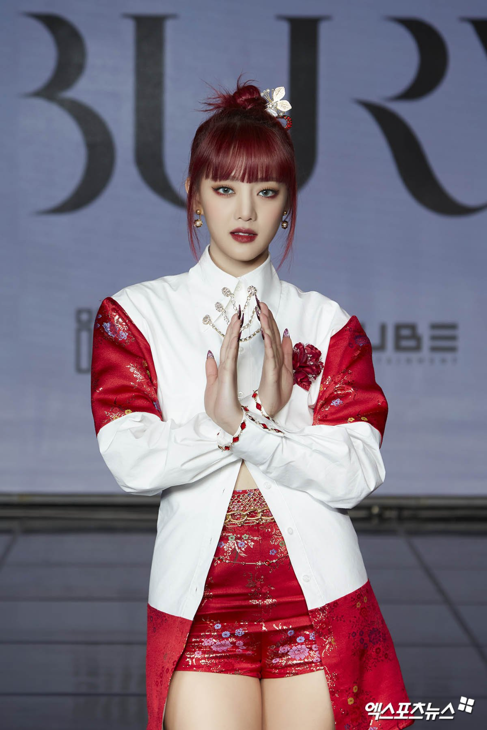 nhóm nhạc hàn bị chỉ trích vì mặc đồ trung quốc ảnh 4 nhom nhac han bi chi trich vi mac do trung quoc anh 4