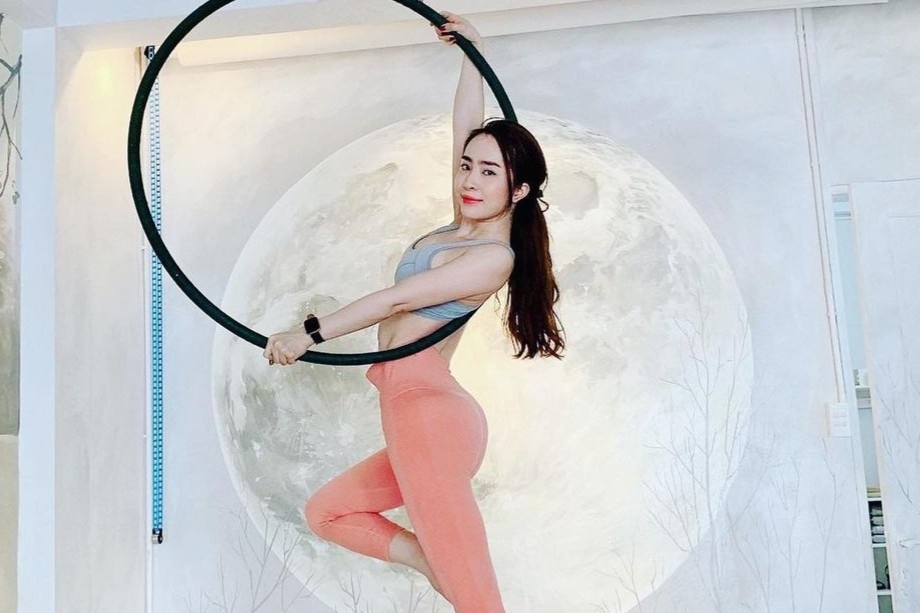 Dien vien Quynh Nga: 'Toi tap yoga bay de co than hinh thon gon' hinh anh