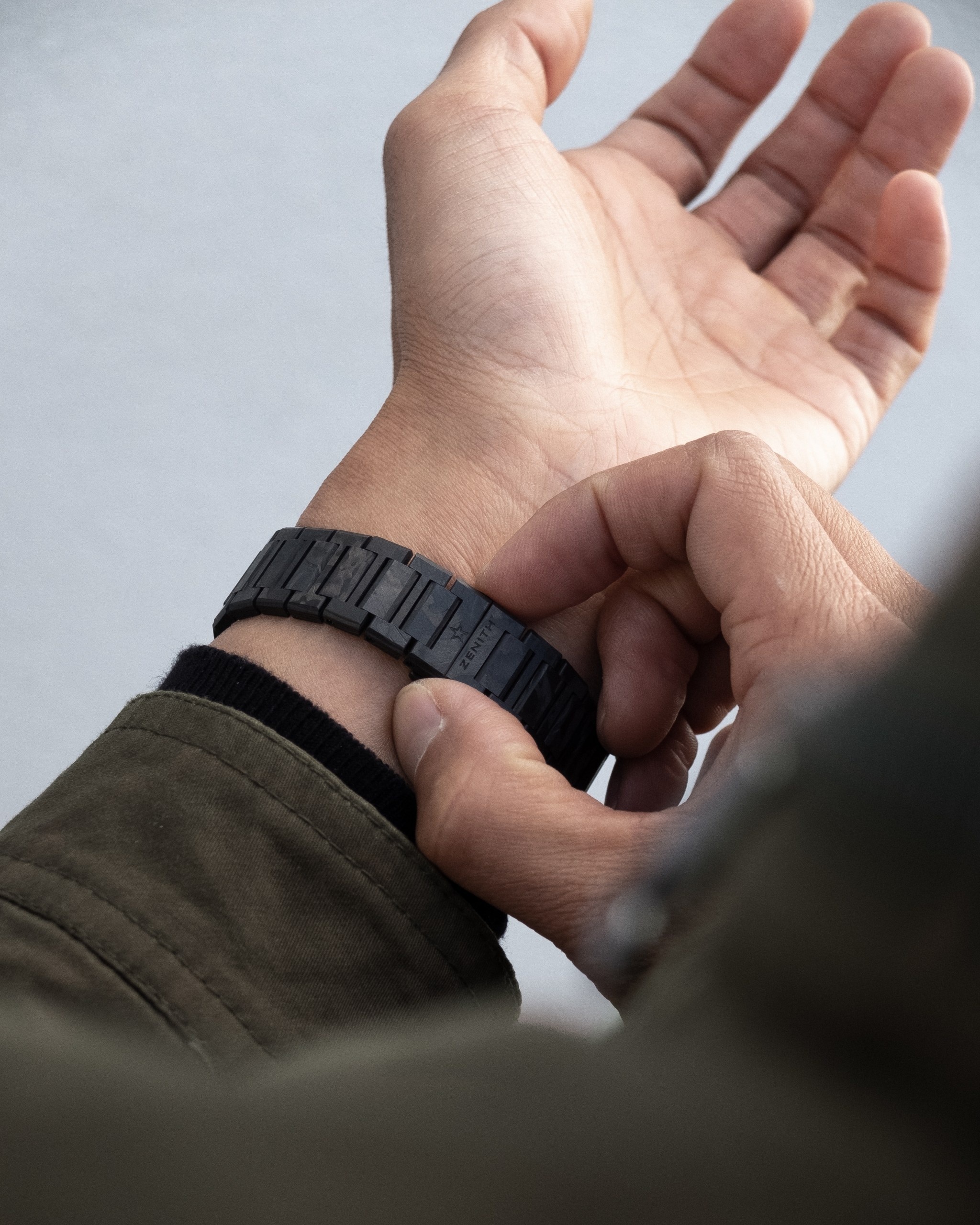 3 mau dong ho co kieu dang la anh 4