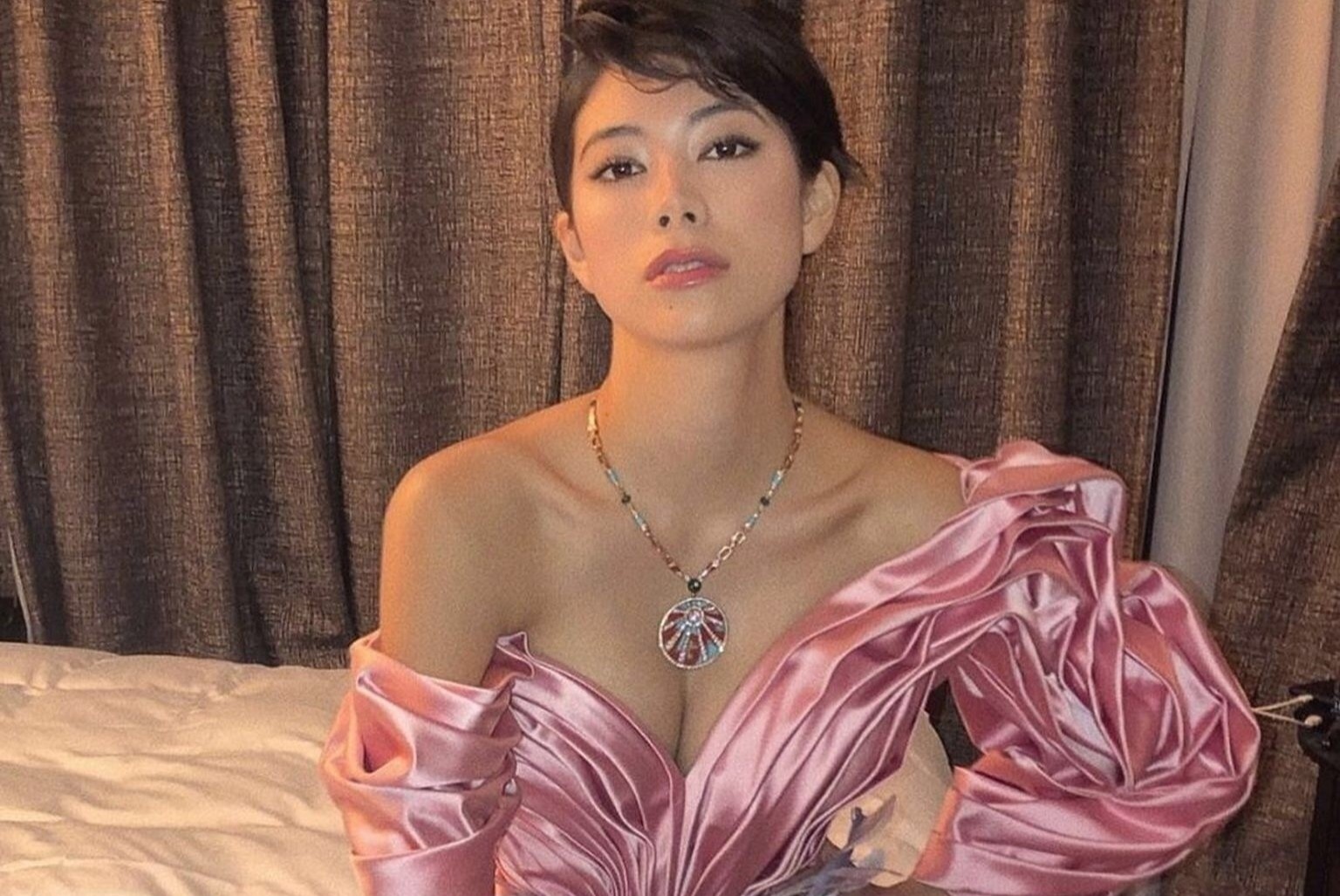 Gu thoi trang cua hoi sieu giau chau A o New York hinh anh
