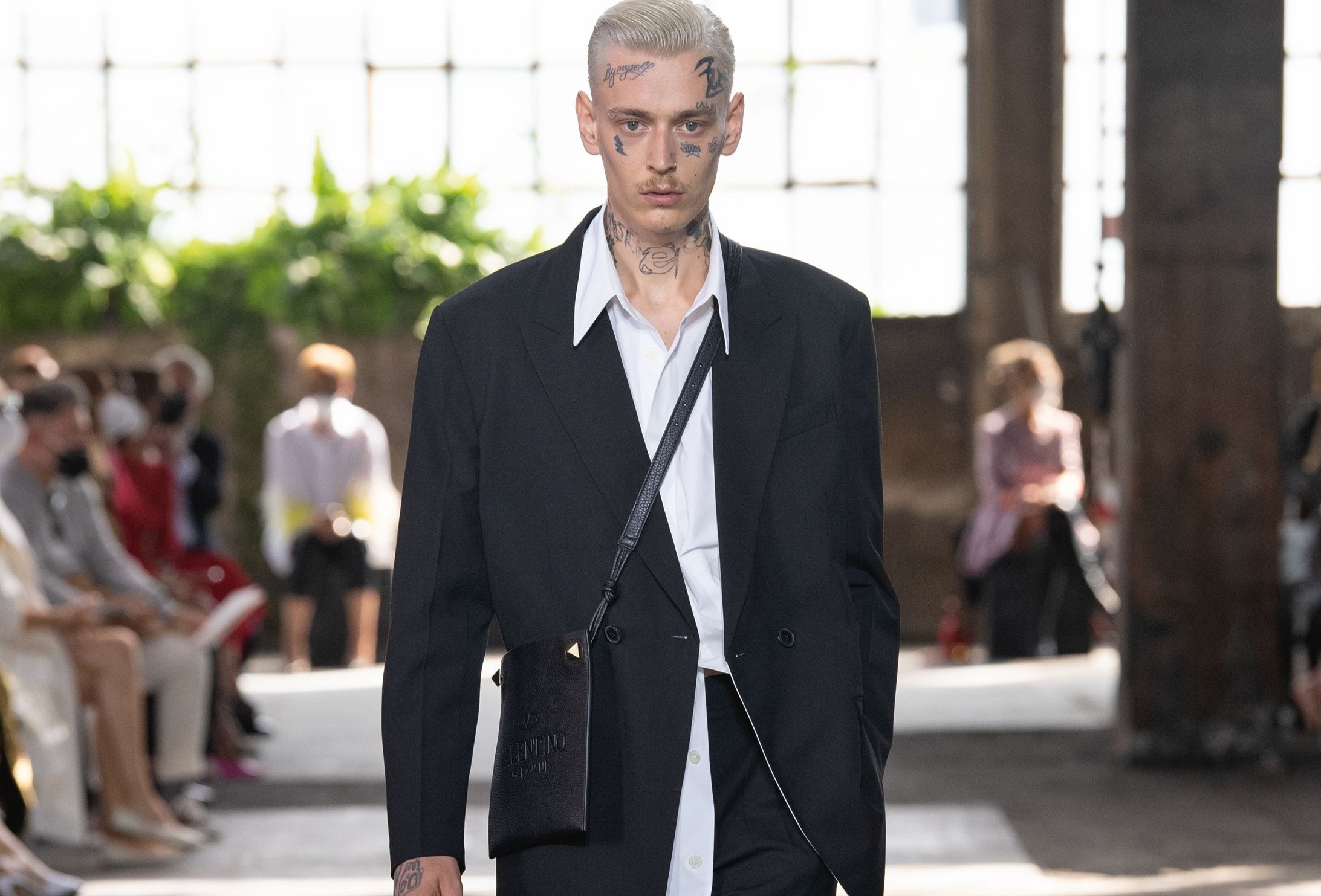 nam gioi mac gi de khong bi loi mot anh 8