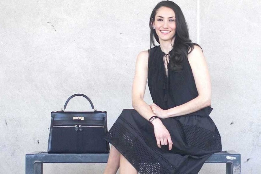 Co gai giup gioi nha giau ban lai tui Hermes voi gia cao hinh anh