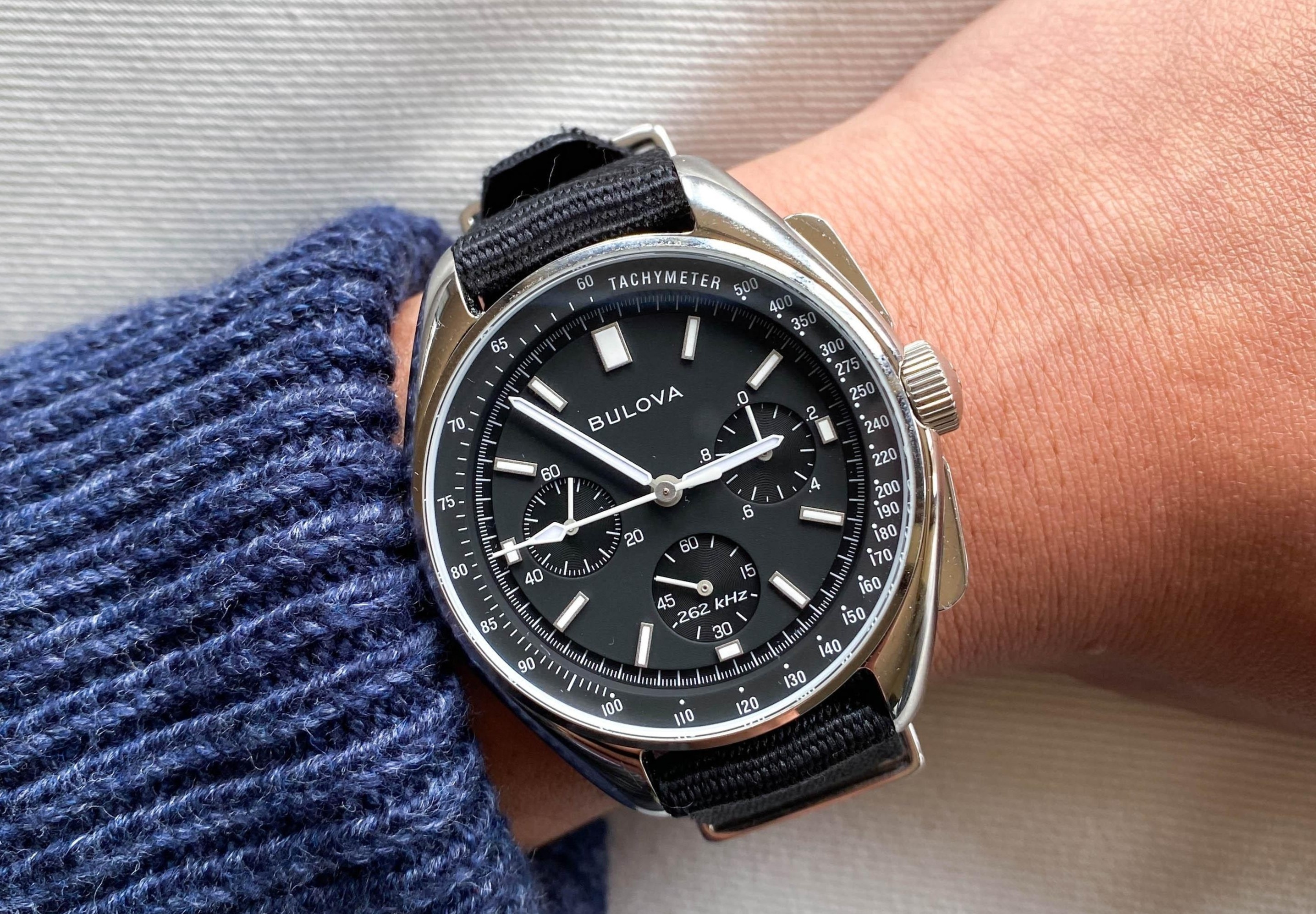 Nhung mau dong ho nam chat luong tot, co gia duoi 500 USD hinh anh