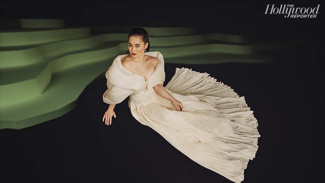 Kelly Marie Trần diện váy của Công Trí ảnh 3 Kelly Marie Tran dien vay cua Cong Tri anh 3