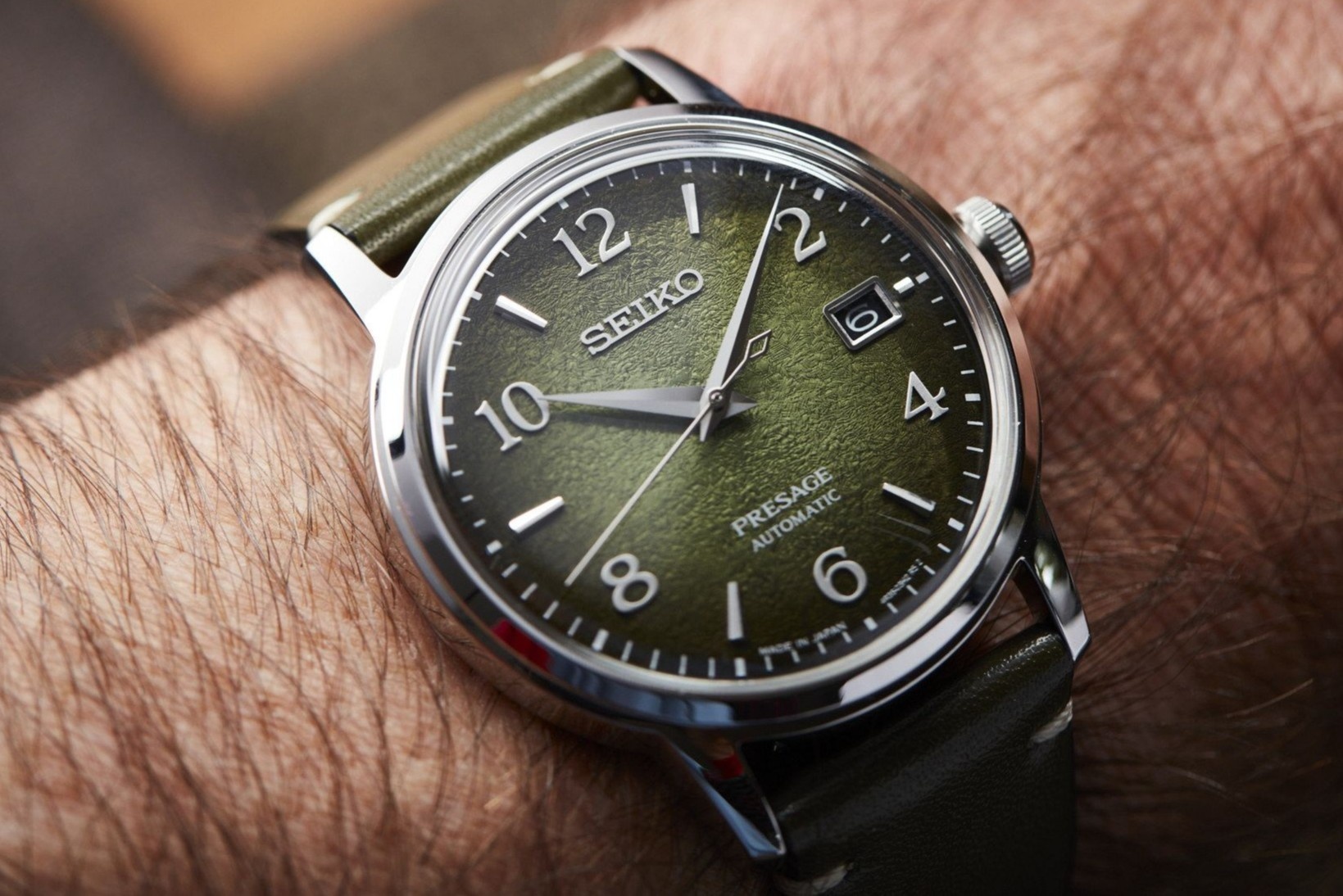 Nhung mau dong ho mau xanh doc dao hinh anh