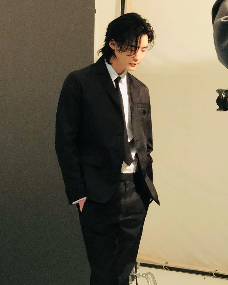 vẻ ngoài nữ tính của Lee Jong Suk ảnh 9 ve ngoai nu tinh cua Lee Jong Suk anh 9