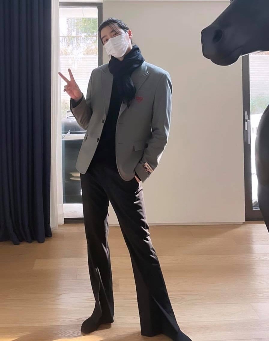 vẻ ngoài nữ tính của Lee Jong Suk ảnh 8 ve ngoai nu tinh cua Lee Jong Suk anh 8