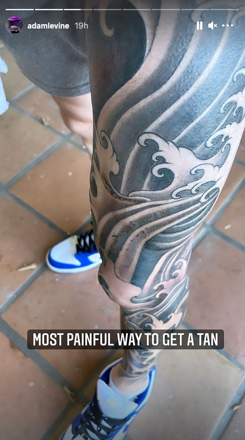 hình xăm của adam levine ảnh 2 hinh xam cua adam levine anh 2