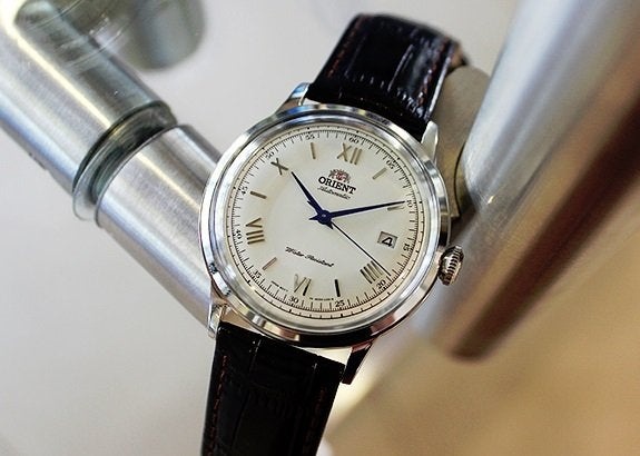 dong ho duoi 300 USD anh 8