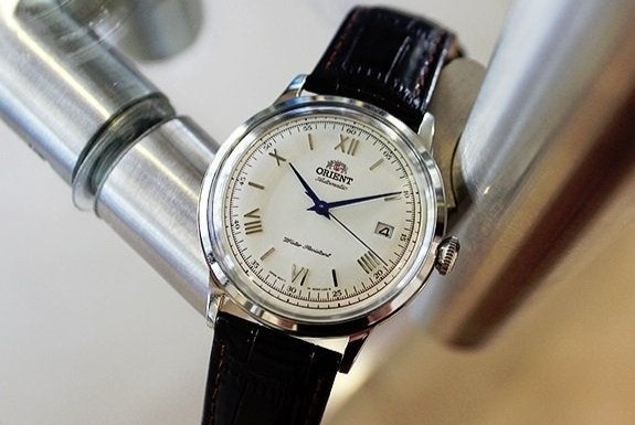 10 mau dong ho nam chat luong tot co gia duoi 300 USD hinh anh