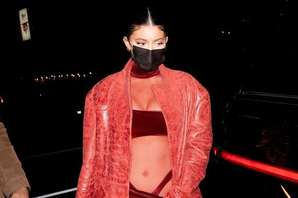 Trang phuc goi cam nhat cua Kylie Jenner hinh anh