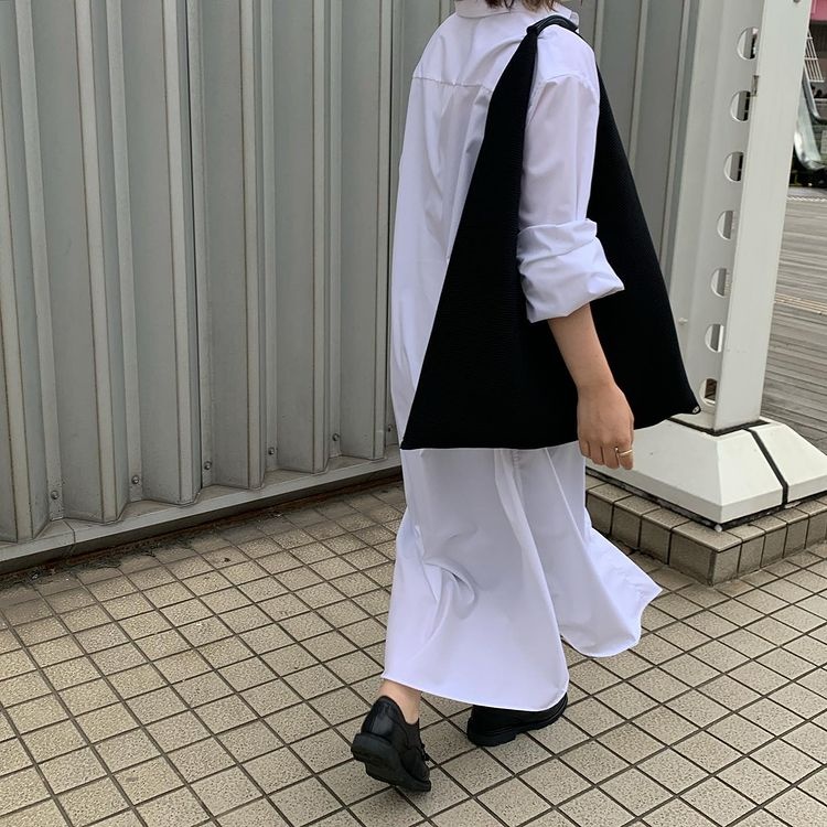 mot deo tui tam giac o nhat anh 1