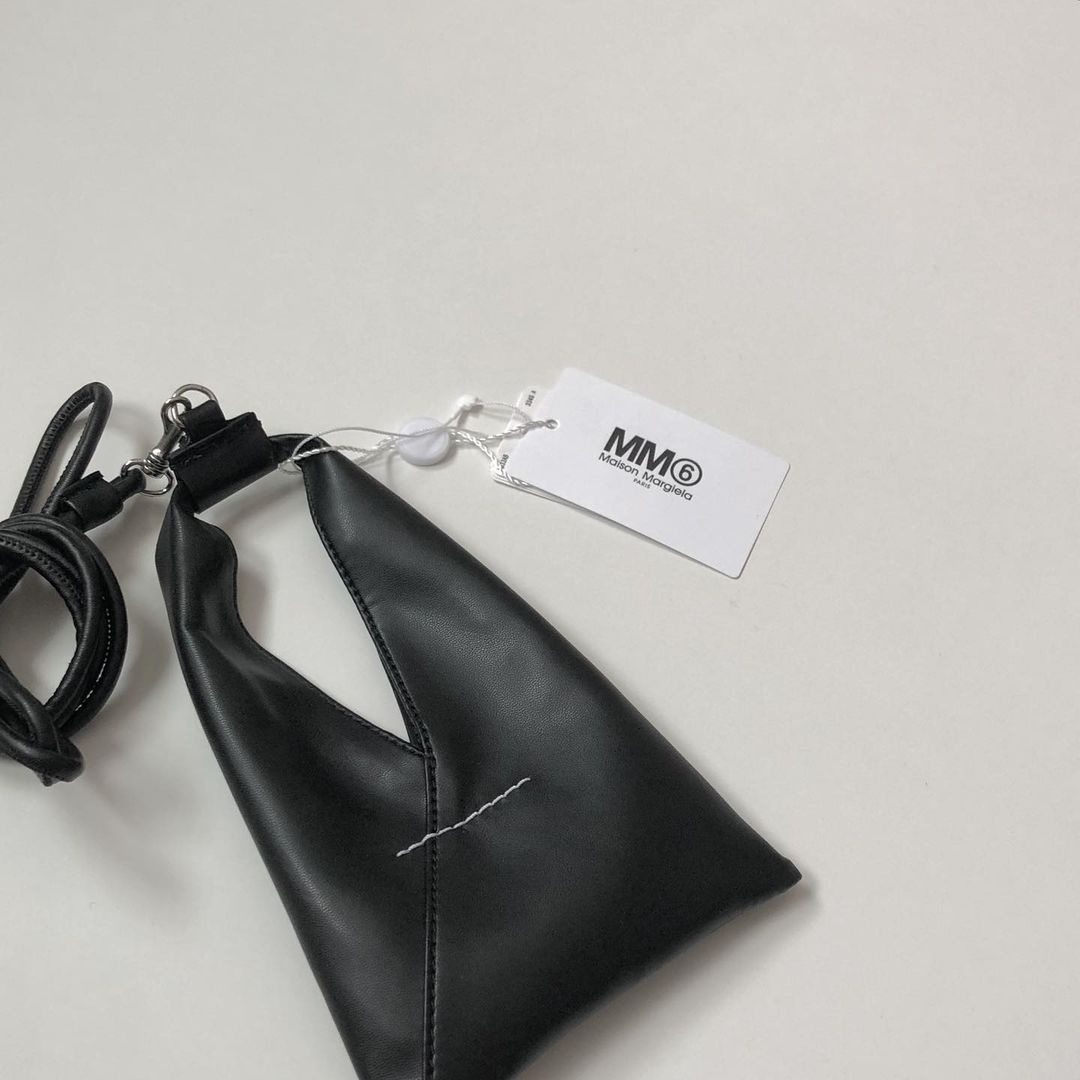 mot deo tui tam giac o nhat anh 5