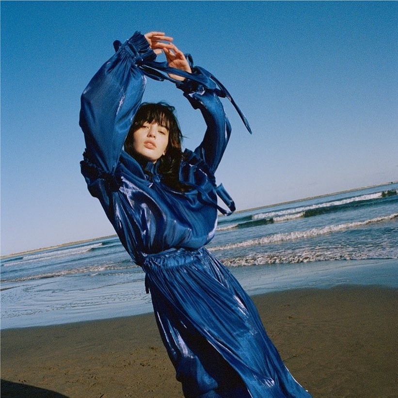 mau nhat co gu thoi trang di anh 2