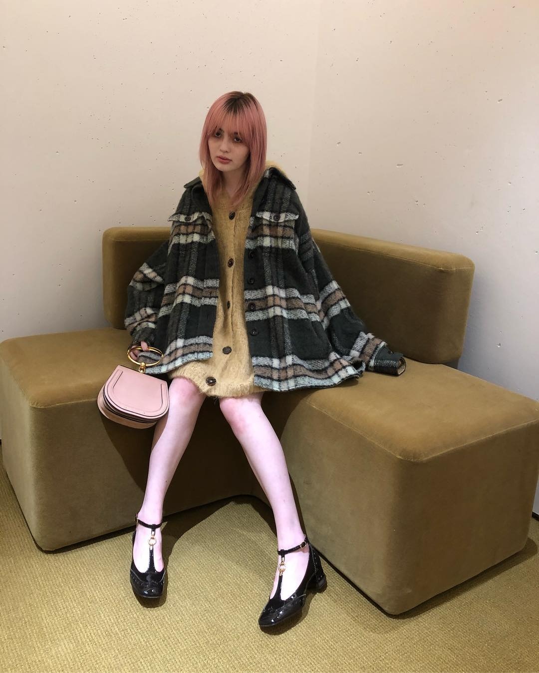 mau nhat co gu thoi trang di anh 5