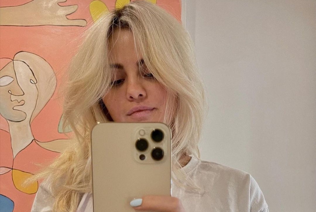 Selena Gomez mat 8 gio de co mai toc moi hinh anh