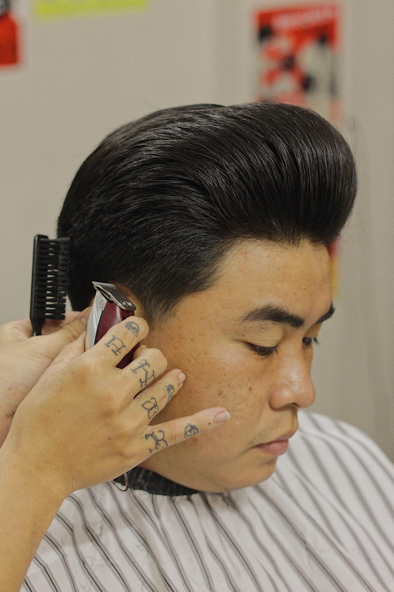 pompadour hop voi dang mat nao anh 1