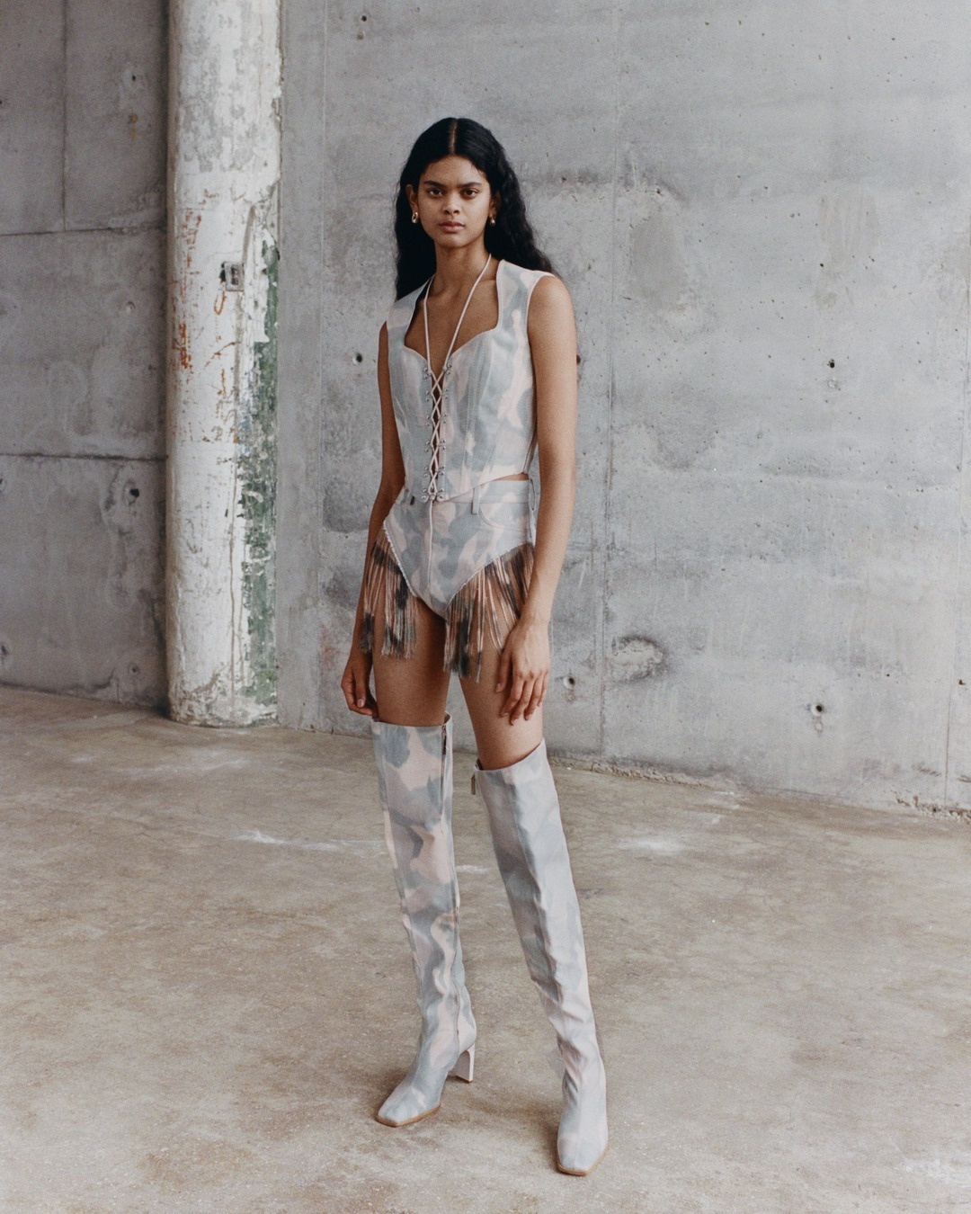 xu hướng mặc corset và đồ xuyên thấu ảnh 15 xu huong mac corset va do xuyen thau anh 15