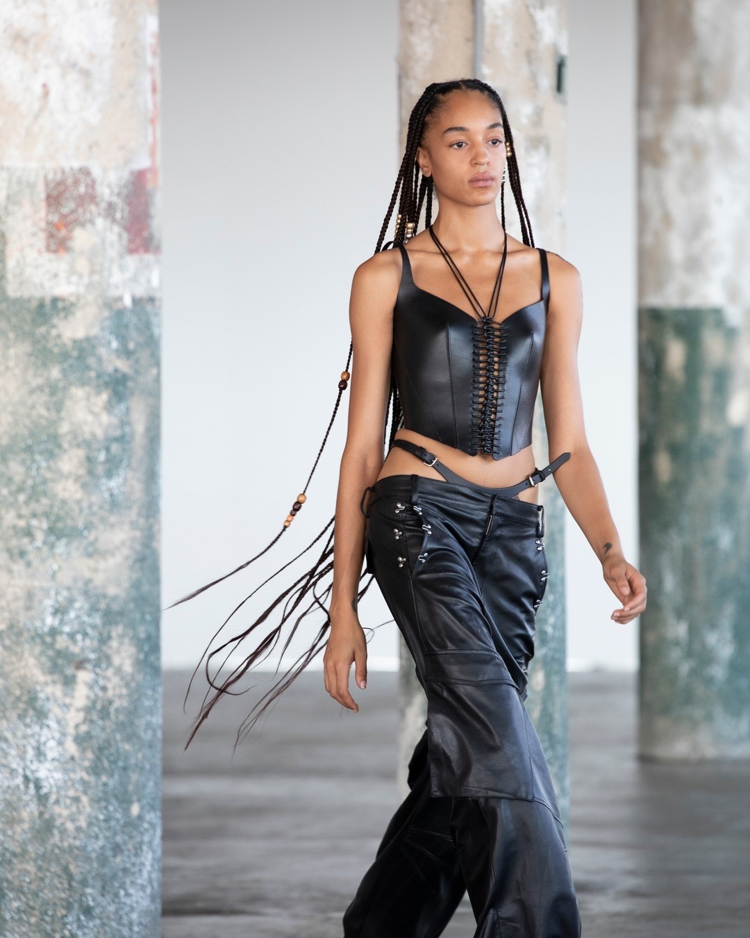 xu hướng mặc corset và đồ xuyên thấu ảnh 12 xu huong mac corset va do xuyen thau anh 12