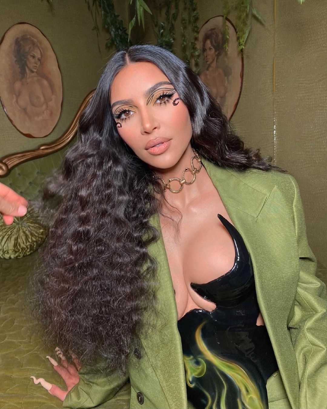 Trang phục lạ của Kim Kardashian ảnh 3 Trang phuc la cua Kim Kardashian anh 3