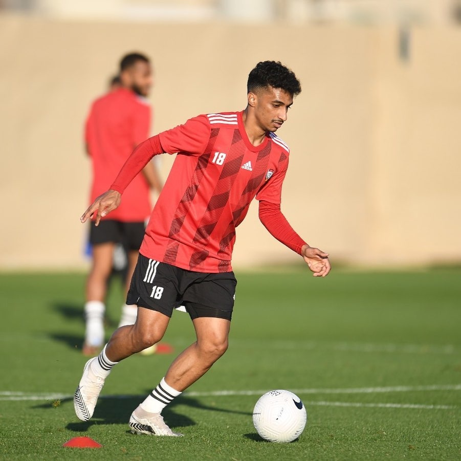 kiểu tóc của dàn cầu thủ UAE ảnh 6 kieu toc cua dan cau thu UAE anh 6
