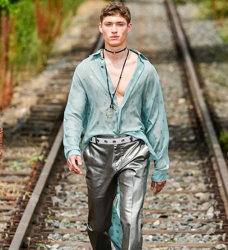 co bung cua Valentin Humbroich anh 2