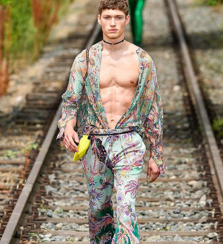 co bung cua Valentin Humbroich anh 1