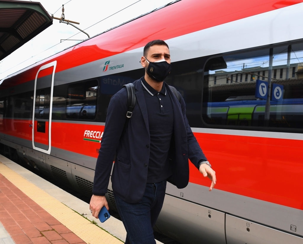 thủ môn tuyển italy cao 1, 96 m ảnh 3 thu mon tuyen italy cao 1, 96 m anh 3