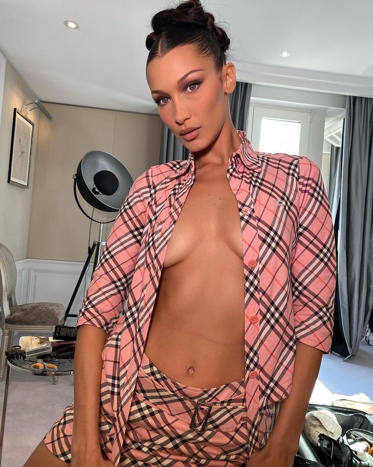 Bella Hadid đăng ảnh tình tứ với bạn trai ảnh 1 Bella Hadid dang anh tinh tu voi ban trai anh 1