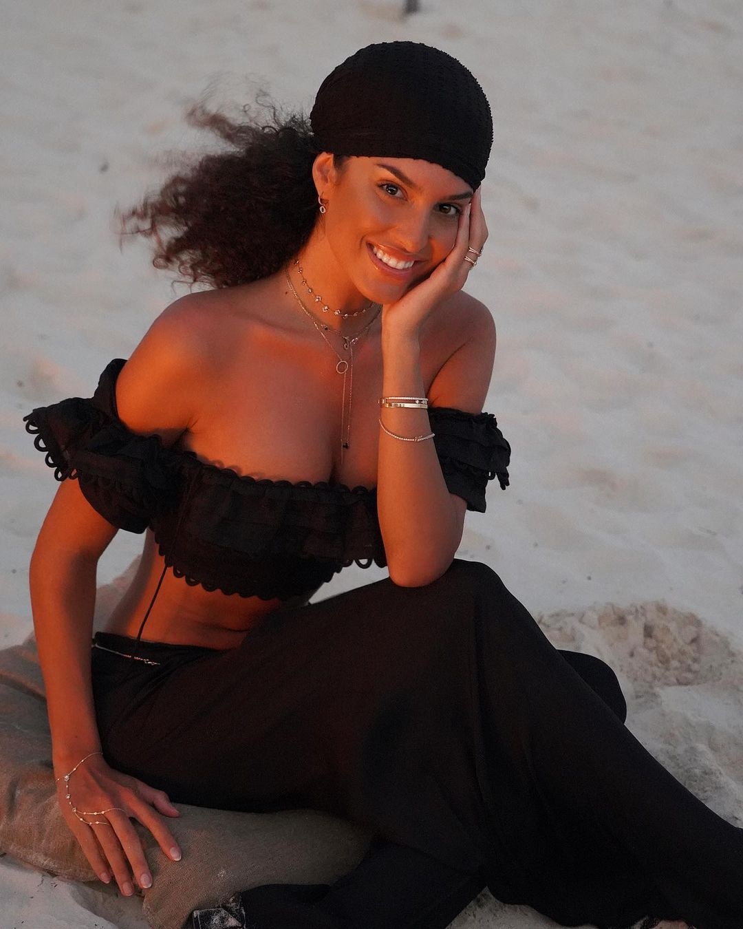 trở thành người mẫu sau khi hẹn hò cầu thủ ảnh 8 tro thanh nguoi mau sau khi hen ho cau thu anh 8