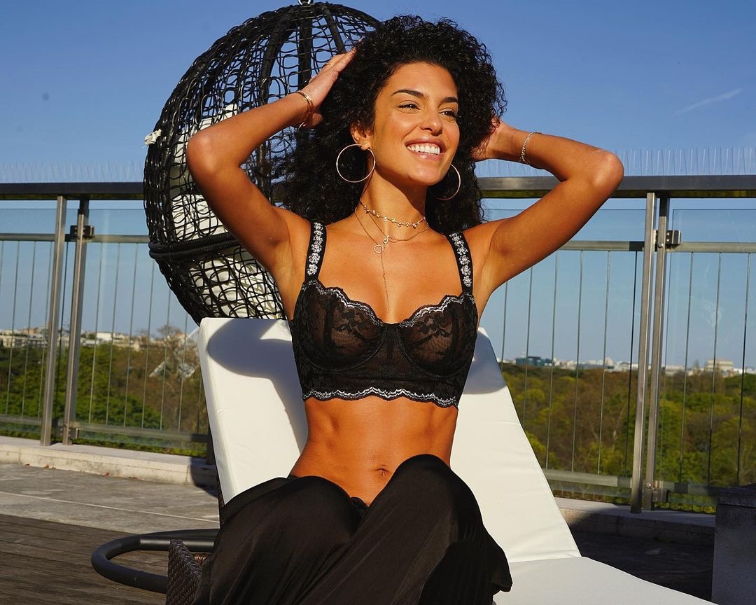 tro thanh nguoi mau sau khi hen ho cau thu anh 4