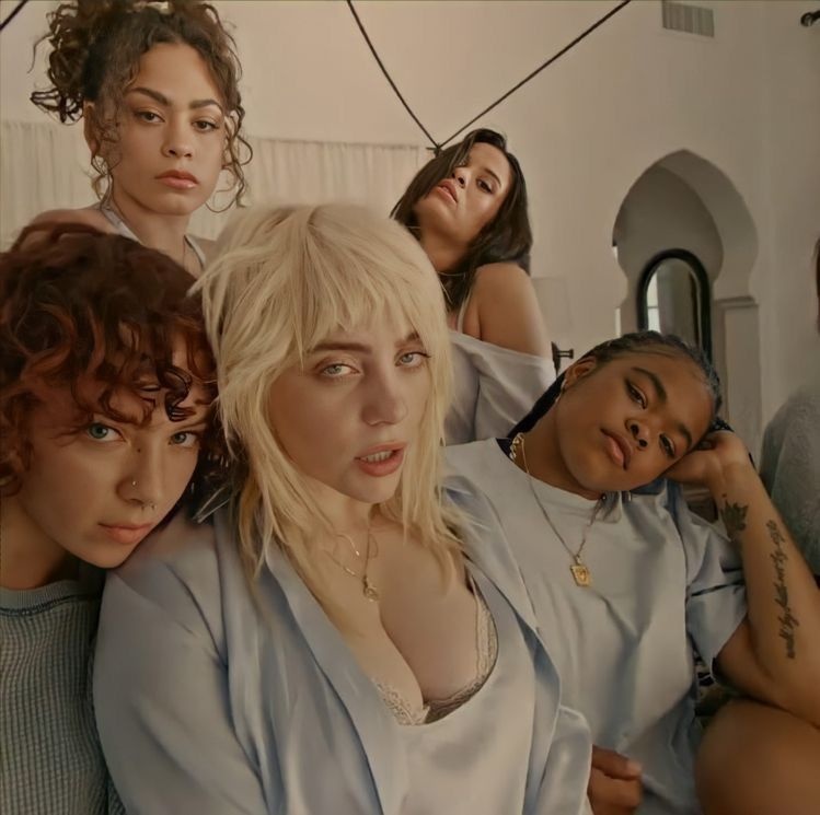 Billie Eilish theo đuổi gu ăn mặc gợi cảm ảnh 4 Billie Eilish theo duoi gu an mac goi cam anh 4