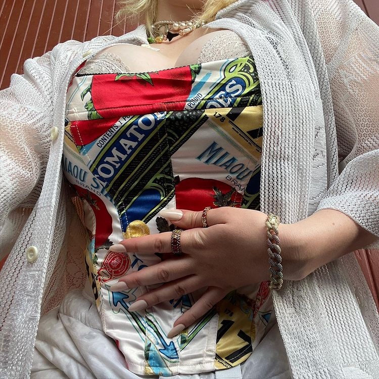 Billie Eilish theo đuổi gu ăn mặc gợi cảm ảnh 3 Billie Eilish theo duoi gu an mac goi cam anh 3