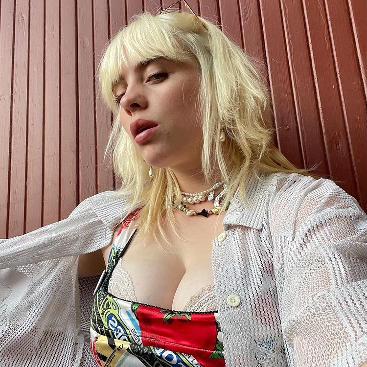 Billie Eilish theo đuổi gu ăn mặc gợi cảm ảnh 2 Billie Eilish theo duoi gu an mac goi cam anh 2
