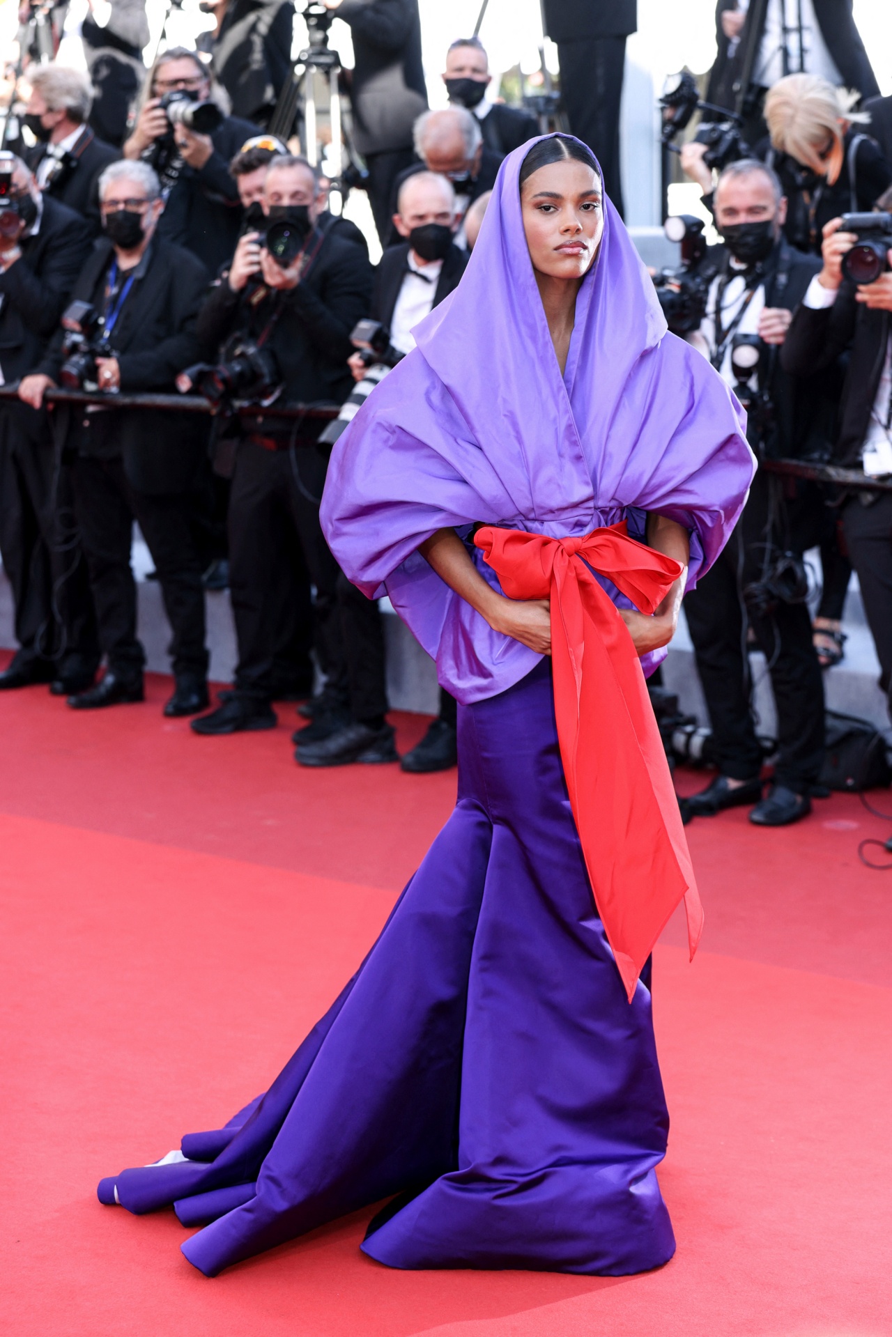 Thảm họa thời trang tại Liên hoa phim Cannes 2021 ảnh 10 Tham hoa thoi trang tai Lien hoa phim Cannes 2021 anh 10