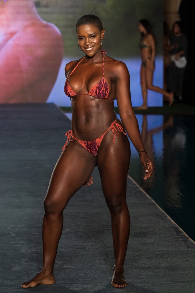 show dien ao tam cua Sports Illustrated anh 13