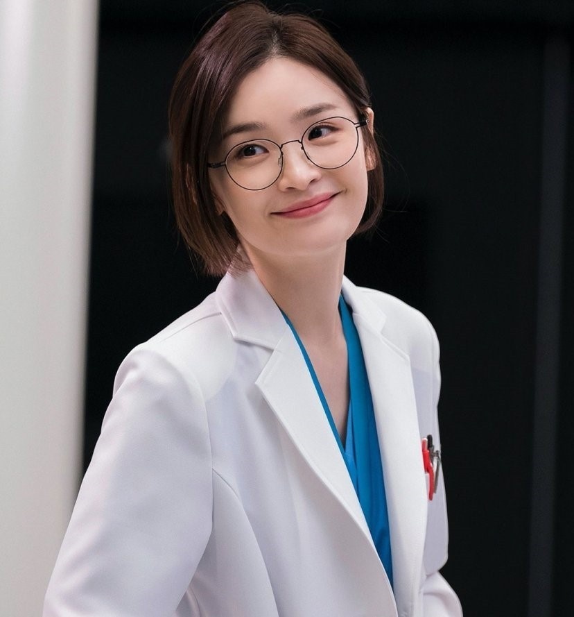 jeon mi do đeo đồng hồ đắt tiền ảnh 2 jeon mi do deo dong ho dat tien anh 2