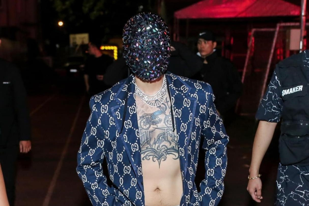 Xu huong doi mu che kin mat cua Binz va gioi rapper hinh anh