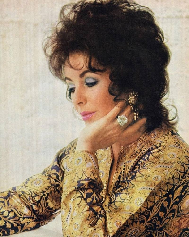 nghệ sĩ nào đeo nhẫn đính hôn đắt nhất ảnh 13 nghe si nao deo nhan dinh hon dat nhat anh 13