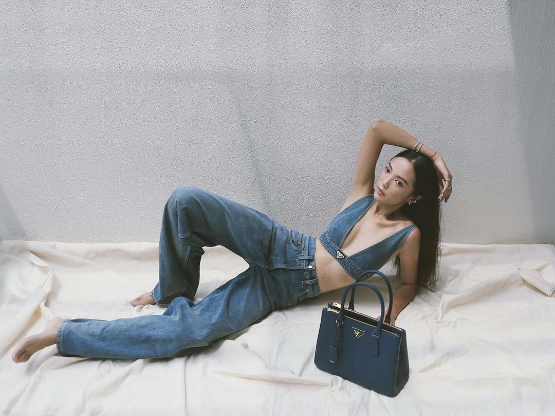 ket hop do lot voi trang phuc anh 5