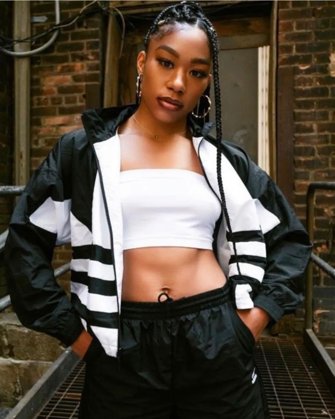 nu vo si lam nguoi mau anh 1