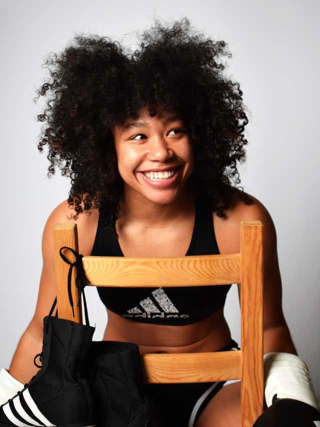 nu vo si lam nguoi mau anh 9